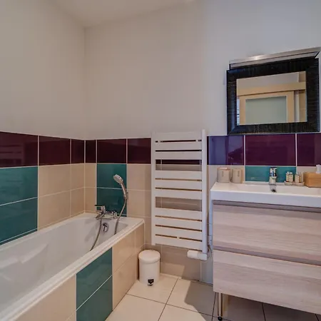 Gite Imagine Roussillon Privee Avec Piscine - 6 Personnes